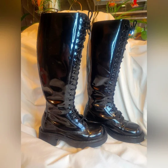 RARE authentic 90s vintage Dr Martens 20 eyelet knee patent leather boots 3/5 - Picture 1 of 16